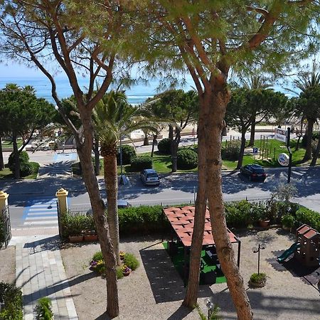 Hotel Quattropalme Tortoreto Εξωτερικό φωτογραφία