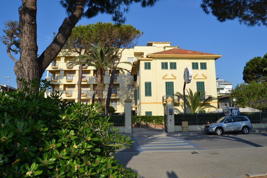 Hotel Quattropalme Tortoreto Εξωτερικό φωτογραφία