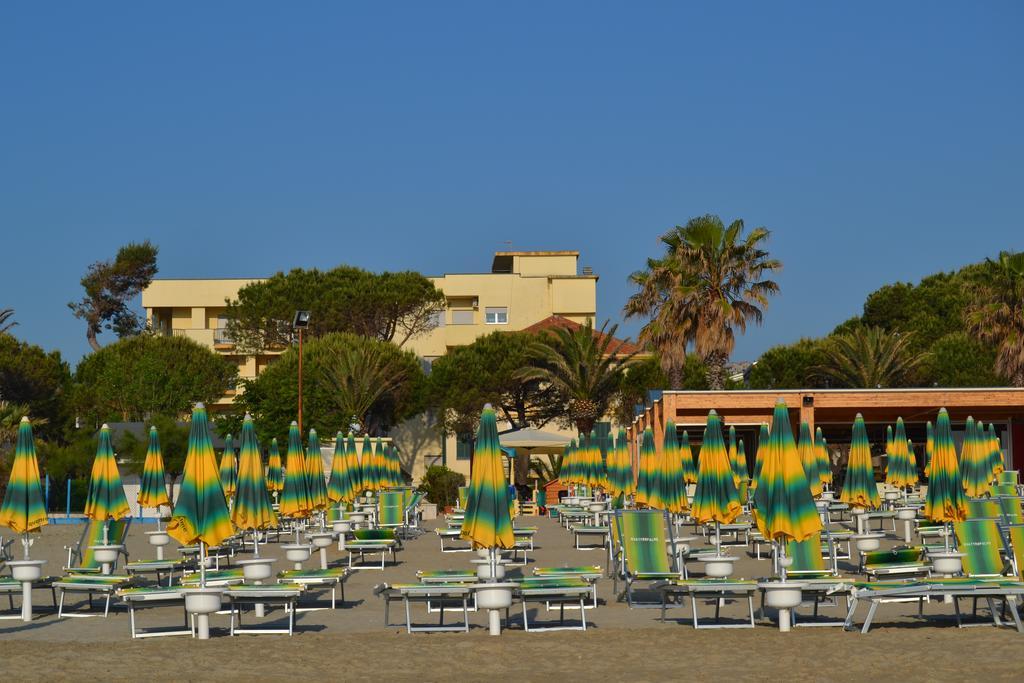 Hotel Quattropalme Tortoreto Εξωτερικό φωτογραφία