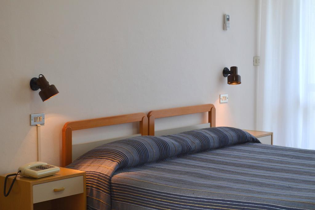 Hotel Quattropalme Tortoreto Εξωτερικό φωτογραφία